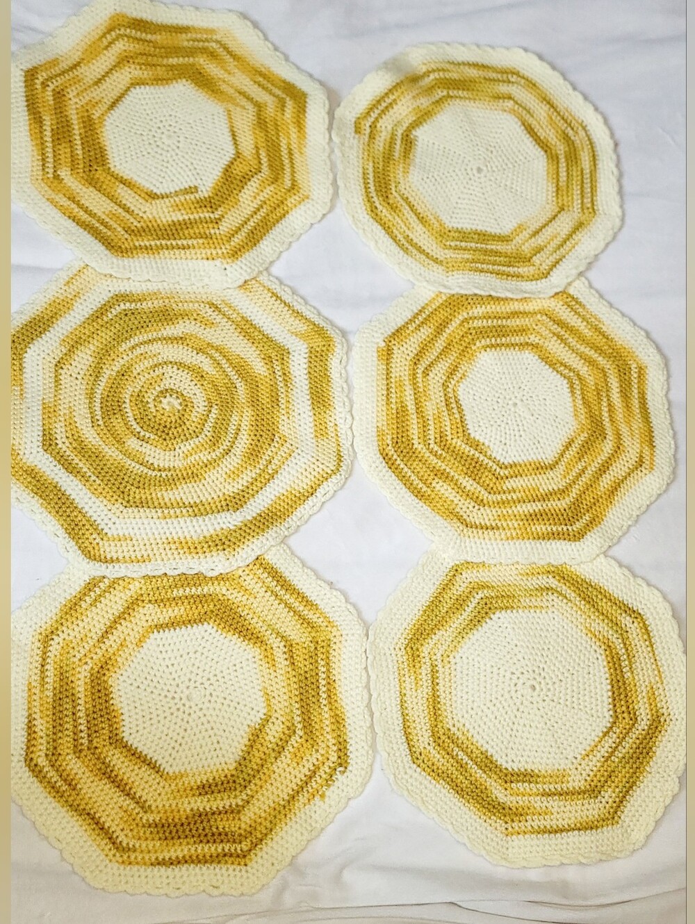 Set Of 6 Vintage Yellow And White Crocheted Placemats In Prestine Condition